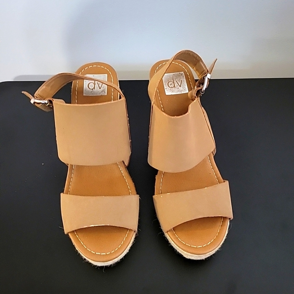 DV by Target 4" Wedge